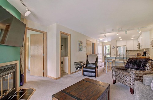Mountain House Condo | Pet Friendly in Keystone! On River Trail. Walk/Shuttle to Dining, Shops