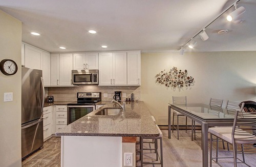 Mountain House Condo | Pet Friendly in Keystone! On River Trail. Walk/Shuttle to Dining, Shops