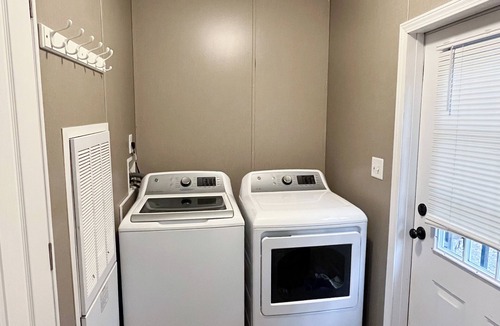 Macon House | Pet Friendly Lake Gaston Home with Neighborhood Beach & Boat Ramp Access