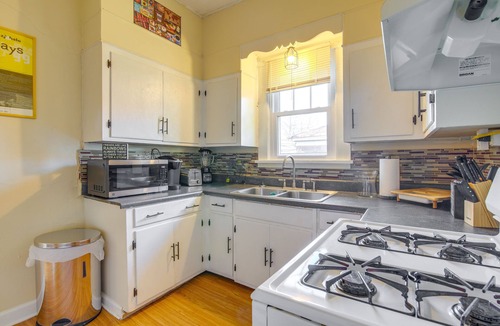 Vollintine-Evergreen House | Pet-Friendly Memphis Home - 4 Mi to Downtown!