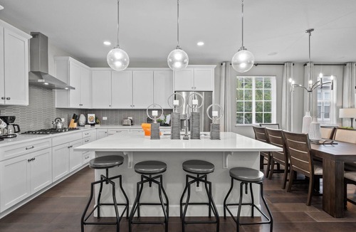 Commerce City House | Pet Friendly New Luxury home on Buffalo Run Golf Course - Pool Table, BBQ