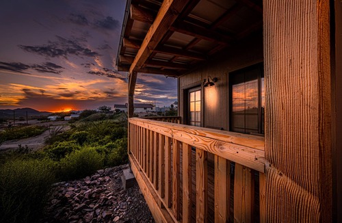Tombstone Cabin | *Pet Friendly*on Allen Street, VIEWS! Free WIFI- Miners Cabin #5 (2 double beds)