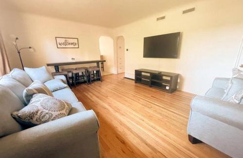 Highland Business Villa | Pet Friendly! Private Casita in Nob Hill