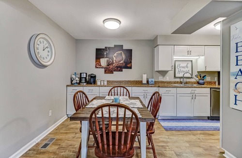 Fernandina Beach House | Pet Friendly | Updated Forest Ridge Villa | Short Walk to the Beach | Community Pool & Tennis