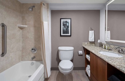 King of Prussia Hotel | Philly Suburb Base | Pool. Bar. Gym.