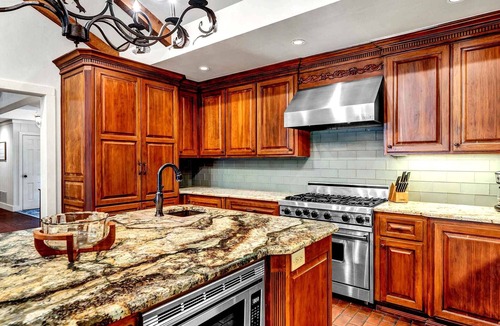 Tyler House | Piece of Paradise: Pool, Pickleball, Pond, Privacy