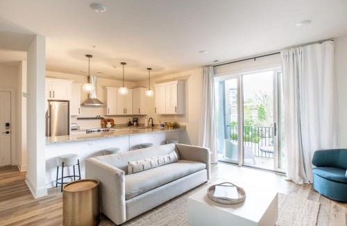 Batesville Apartment | Piedmont Place Suite 301 - Near King Family Vineyards - Mtn Views