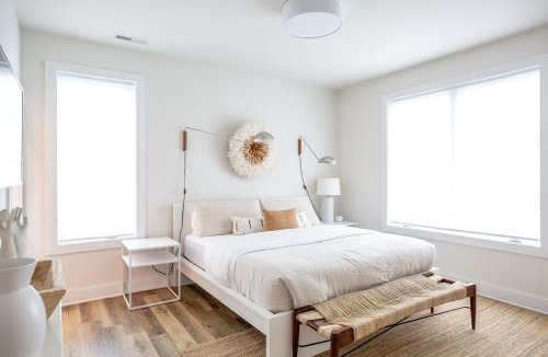 Batesville Apartment | Piedmont Place Suite 301 - Near King Family Vineyards - Mtn Views