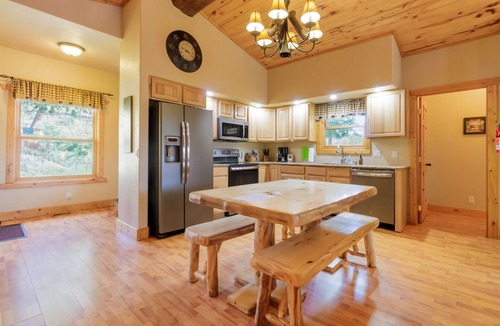 Woodland Park Cabin | Pikes Peak Ranch - Angler's Cove Cabin