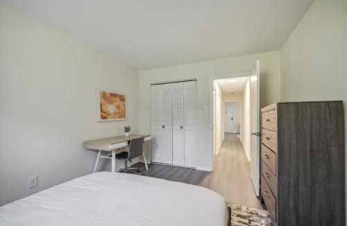 Newark Apartment | Pine Brook 120 I Pool Gym I Free Parking !