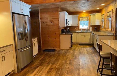 Brantingham Cabin | Pine View Retreat | Walk to Lake | Game Room