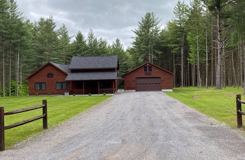 Brantingham Cabin | Pine View Retreat | Walk to Lake | Game Room