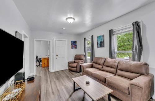 Oneonta Apartment | Pitcher's Paradise Apt 1-All Star Baseball Rentals