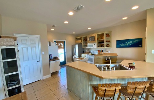 Morgantown House | Pools, Views and easy beach access