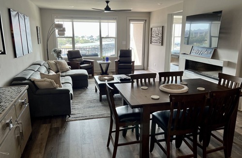 Graford Condo | Possum Kingdom Lake Luxury, Upgraded Lakefront Condo w Breathtaking Water View
