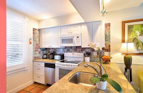 Uptown - Upper Duval House | ~POTTER'S COTTAGE~ Key West charmer in great location with private pool!