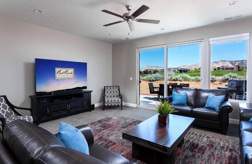 St. George Apartment | Pride of the Ledges
