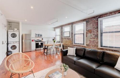 South Main Historic District Apartment | Prime Location - Modern Loft Right on S Main St!