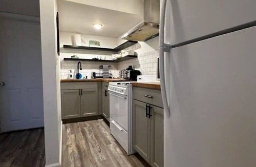 Olde Towne East House | Private 1 bed/1bath by Downtown Columbus, Arenas, & Hospitals