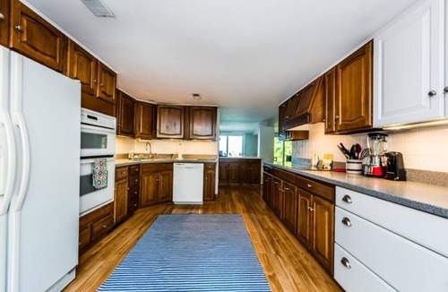 Bridgman House | Private 4BR/2BA on Lake Michigan