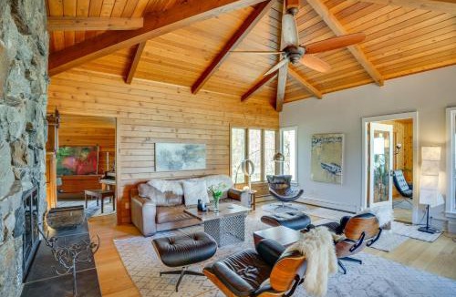 Oostburg House | Private Beach on Lake Michigan Oostburg Home