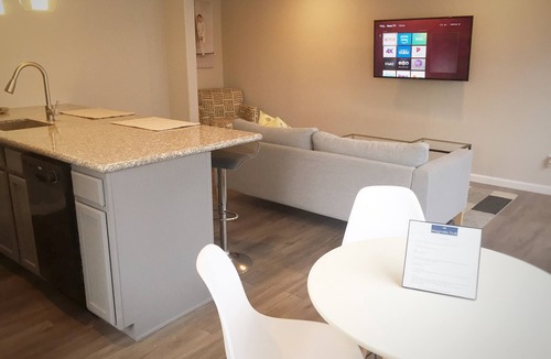 Thornton Apartment | Private Executive Suite #2 - Large One Bedroom