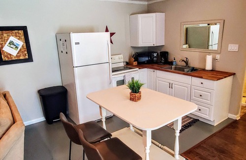 Radnor House | ✨Private Guest House - 4mi from Downtown 🎸& 12 South 🛍️