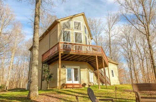 Franklin House | Private Hilltop Wooded Setting-Book now for a 15% weekly discount!