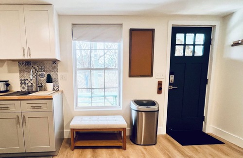 Nashville Apartment | Private King Suite, Mins to BNA, Downtown