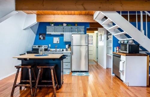 Alpine Lake House | Private Lake&Beach w Golf, Fire Pit, Deck & WiFi!
