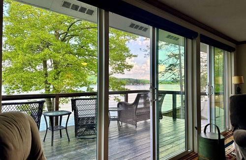 Town of Nelson House | Private Lake House On Beautiful Tuscarora Lake/5 Bdrm/3 full Bath/waterfront