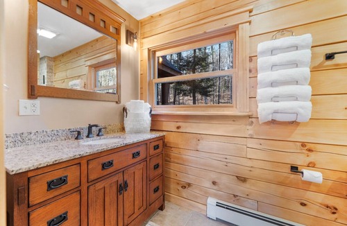 Johnsburg Cabin | Private Lincoln Log Luxury Lodge in the Adirondacks