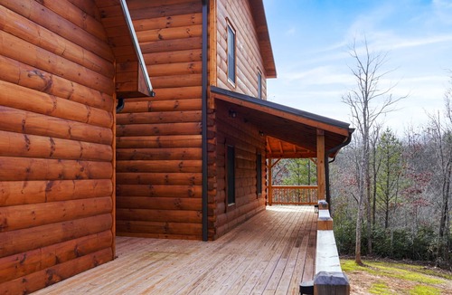 Mount Airy Cabin | Private Mountain Lodge 5 Masters, Large Cabin Mt. Airy, NC