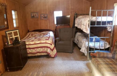 Clear Spring House | Private Pet-Friendly Cabins with Fire Pit for Nature Escapes in Clear Spring, Maryland, for Memorable Family Glamping Trips