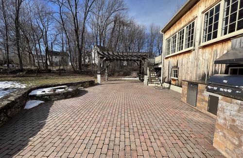 Barre House | Private Resort Like Getaway - Close to Wachusett Mountain Ski Resort!
