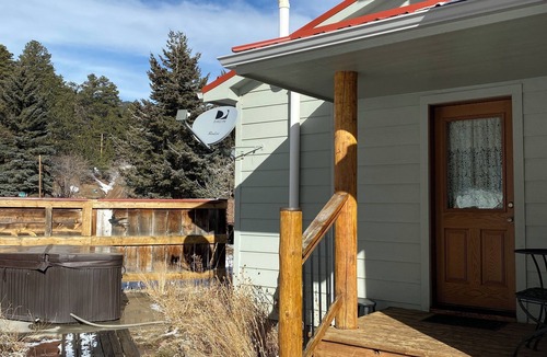 Jamestown Bed & Breakfast | Private room & bath in Rocky Mt foothills with kitchenette, private entrance!