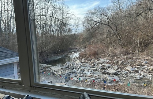 Latonia House | Private setting between flowing creeks, minutes from Cincinnati attractions.