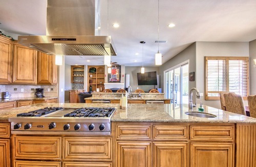 Murrieta House | PRIVATE SINGLE LEVEL HILL TOP ESTATE ON 5 ACRES- 20 MIN TO OLD TOWN TEMECULA