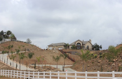 Murrieta House | PRIVATE SINGLE LEVEL HILL TOP ESTATE ON 5 ACRES- 20 MIN TO OLD TOWN TEMECULA