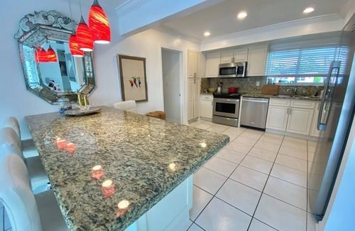 Garden Isles House | Private Waterfront, Ocean Access w/Dock, Pool, Hot Tub, Pompano Beach Paradise