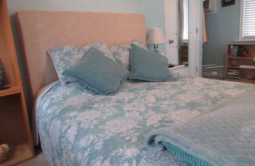 Toledo Cottage | Private WATERFRONT ROOM W/Private deck in SHARED COTTAGE