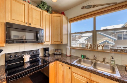 Wildernest Hotel | Prospector Village 105D