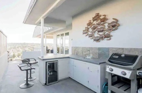 Loma Portal Apartment | Pt Loma Panoramic Views - 2 Bedroom Suite