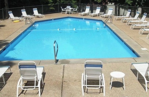 Hoover Condo | Quaint, Quiet, and Comfortable Home Away From Home