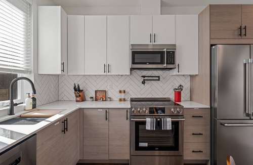 Licton Springs House | Quaint Seattle Charm: Close to Downtown