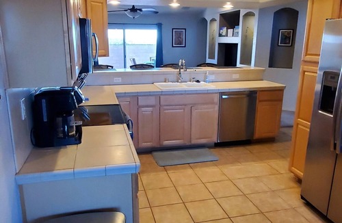 Sunridge Estates House | Quiet and Spacious 4-br home - Safe Neighborhood - SNOWBIRDS WELCOME