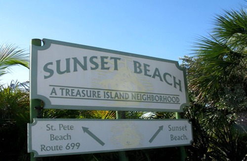 St. Pete Beach Condo | Quiet beach getaway with patio! Walk to the beach, bars, and restaurants!