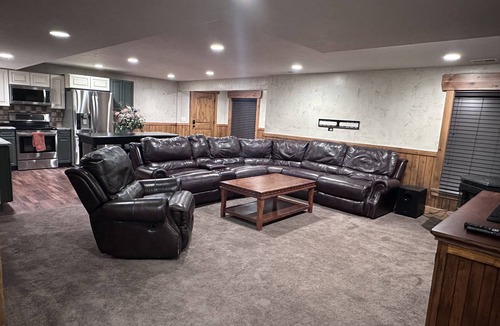 Utah County Other | Quiet Country Home ! Close to Skiing resorts, shopping and more
