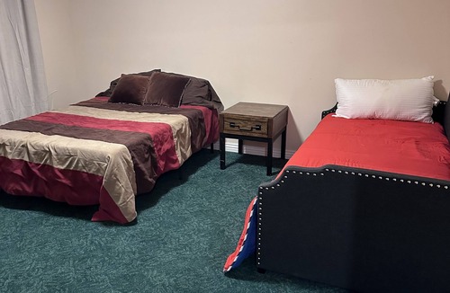 Utah County Other | Quiet Country Home ! Close to Skiing resorts, shopping and more