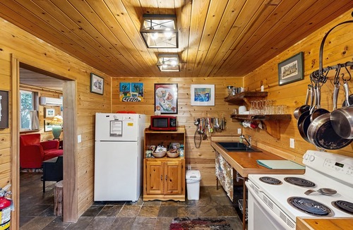 Otter Rock Cabin | Quiet, Dog-Friendly Cabin Close to the Beach with WiFi and Tons of Character
